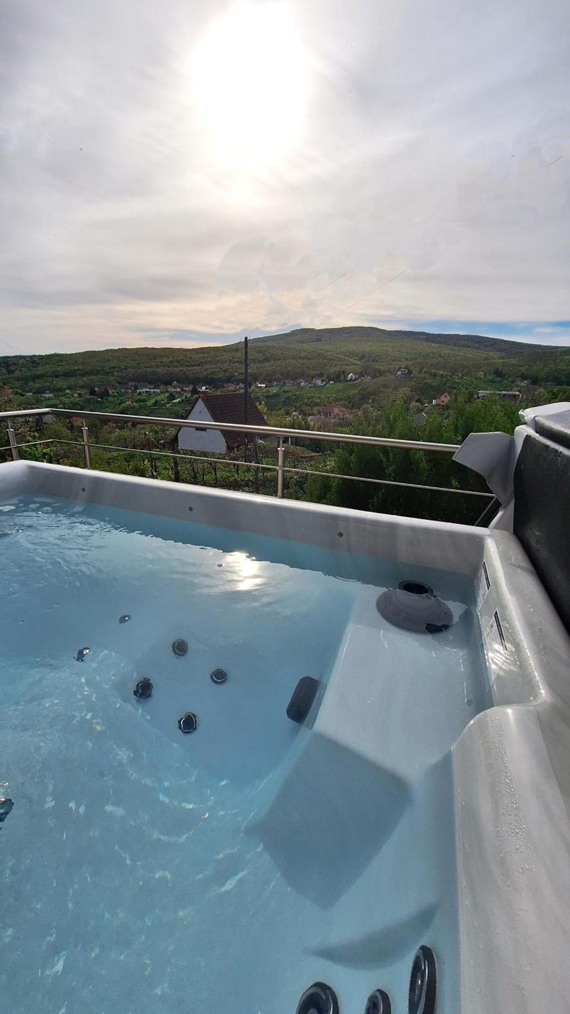 Hillside Cottage Печ Экстерьер фото