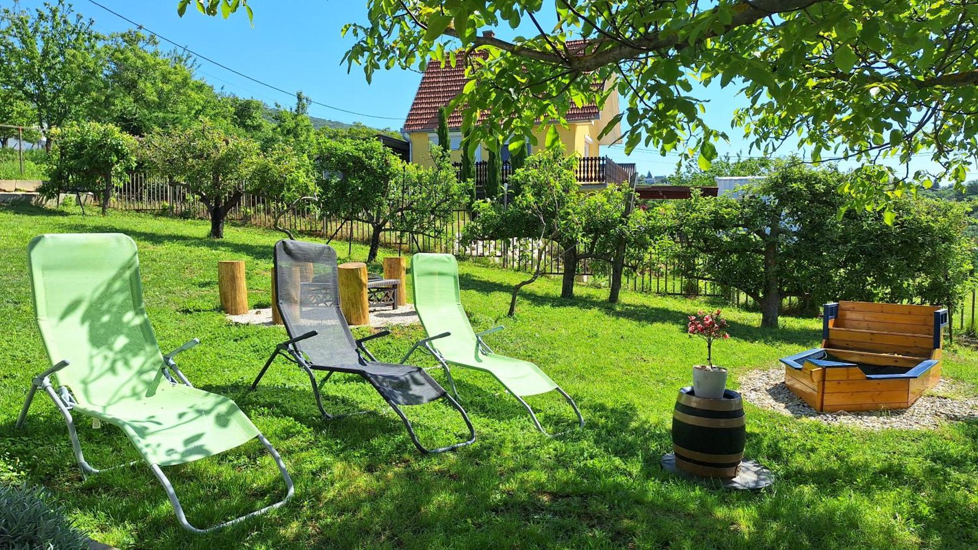 Hillside Cottage Печ Экстерьер фото